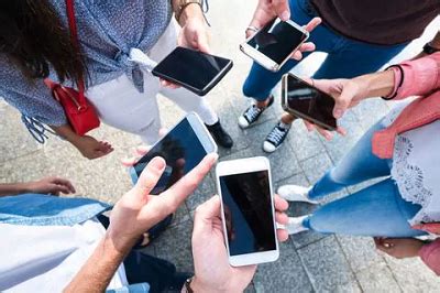 sobrang paggamit ng cellphone|Ilang kabataan, napapabayaan ang kalusugan dahil sa sobrang .